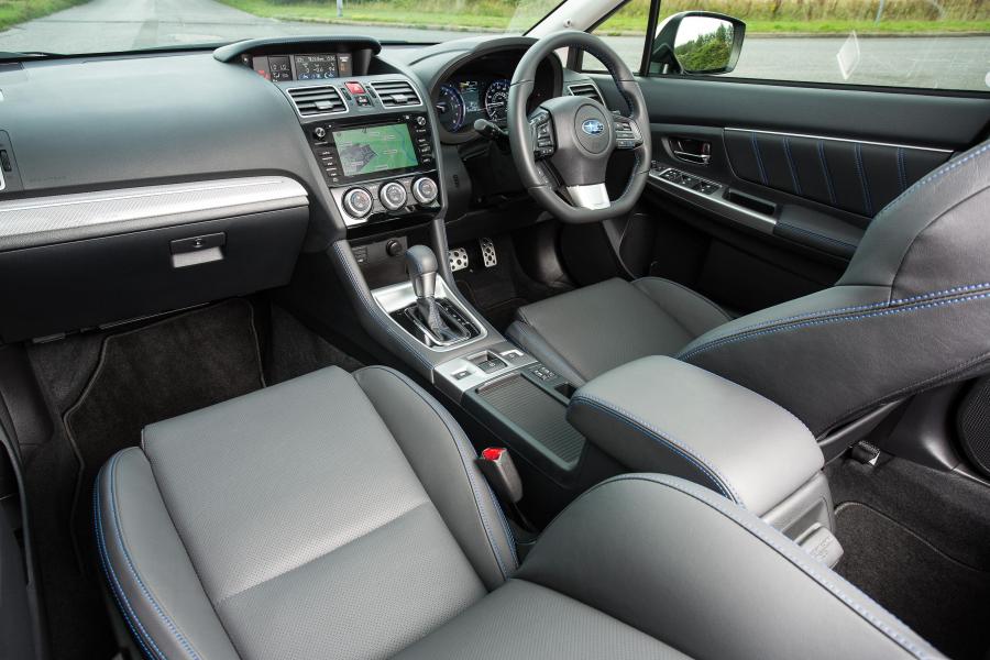 Интерьер Subaru Levorg 2015 года  (UK) (фото 26 из 31)
